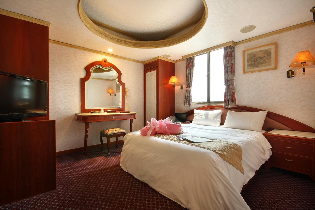 Wang Fu Hotel Miaoli Extérieur photo
