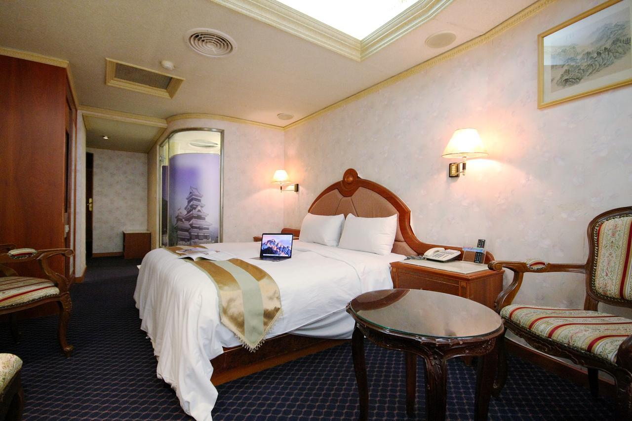 Wang Fu Hotel Miaoli Extérieur photo
